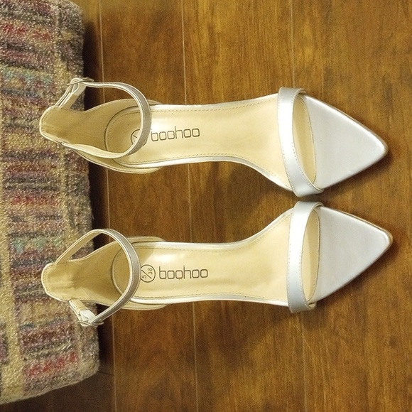 Boohoo silver ankle strap heels size 38 size 7 size 7.5 - Picture 2 of 3